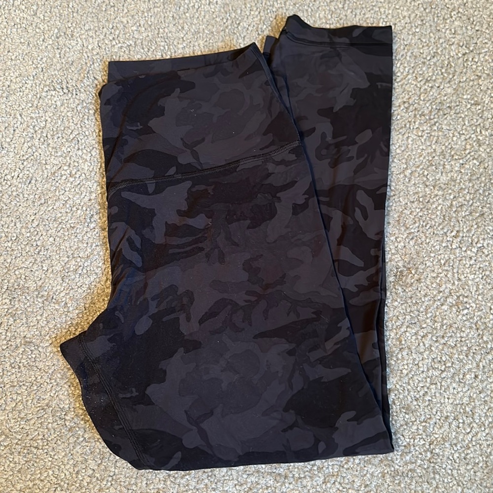 Camo lululemon leggings!!